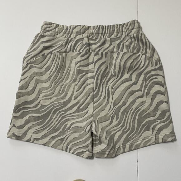 Sweaty Betty Essentials Shorts Size L Gray Zebra Cotton Drawstring Pockets NEW - Picture 2 of 12